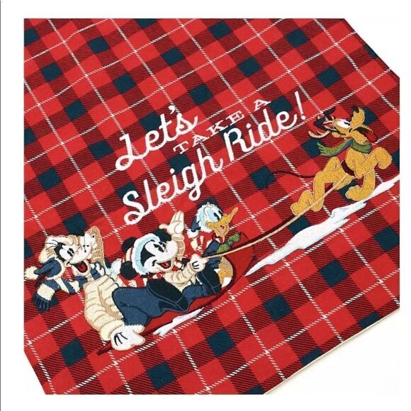 Disney Mickey And Friends Christmas Holiday Lodge Table Runner NWT - Picture 2 of 8